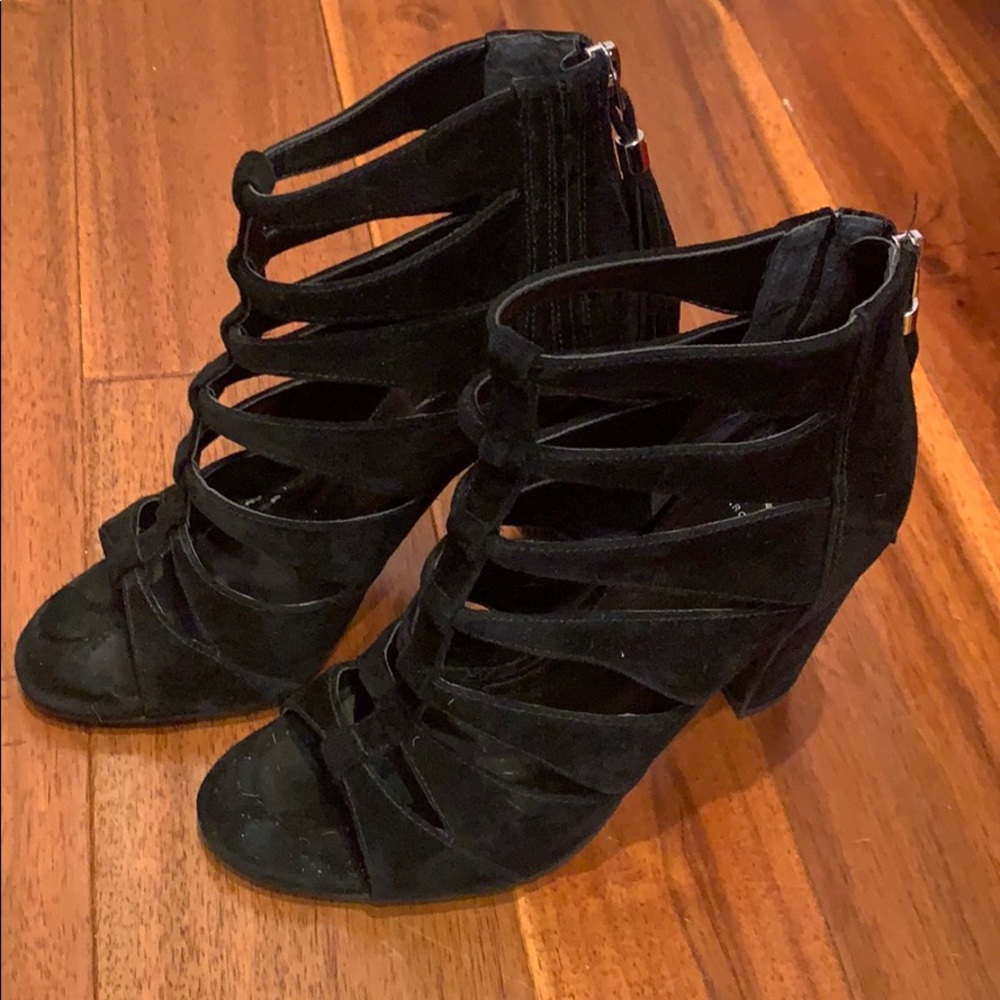 Marc Fisher Hindera caged sandals size 7